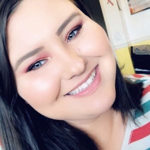 Meet your Posher, Hailey